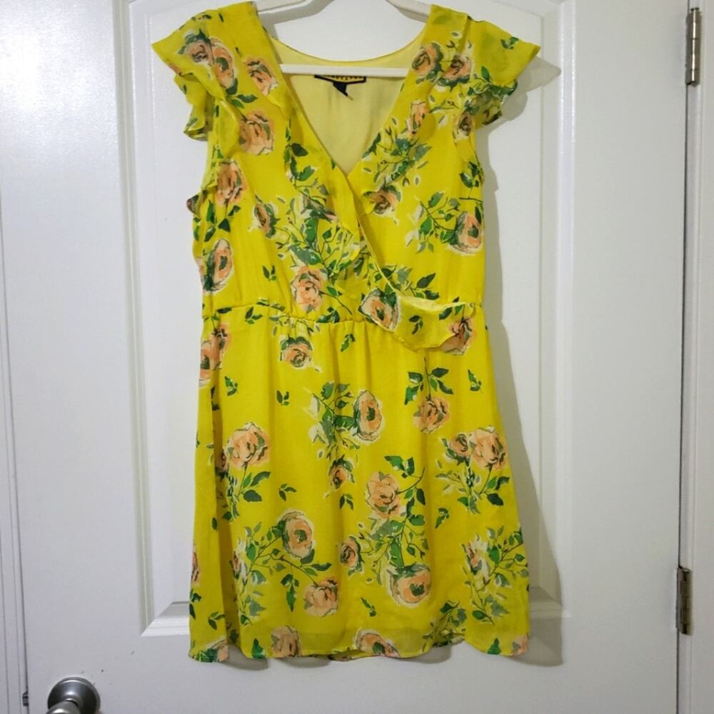 Prince & Fox Women's Yellow Floral Short Sleeve V-Neck Pullover Mini Dress Large